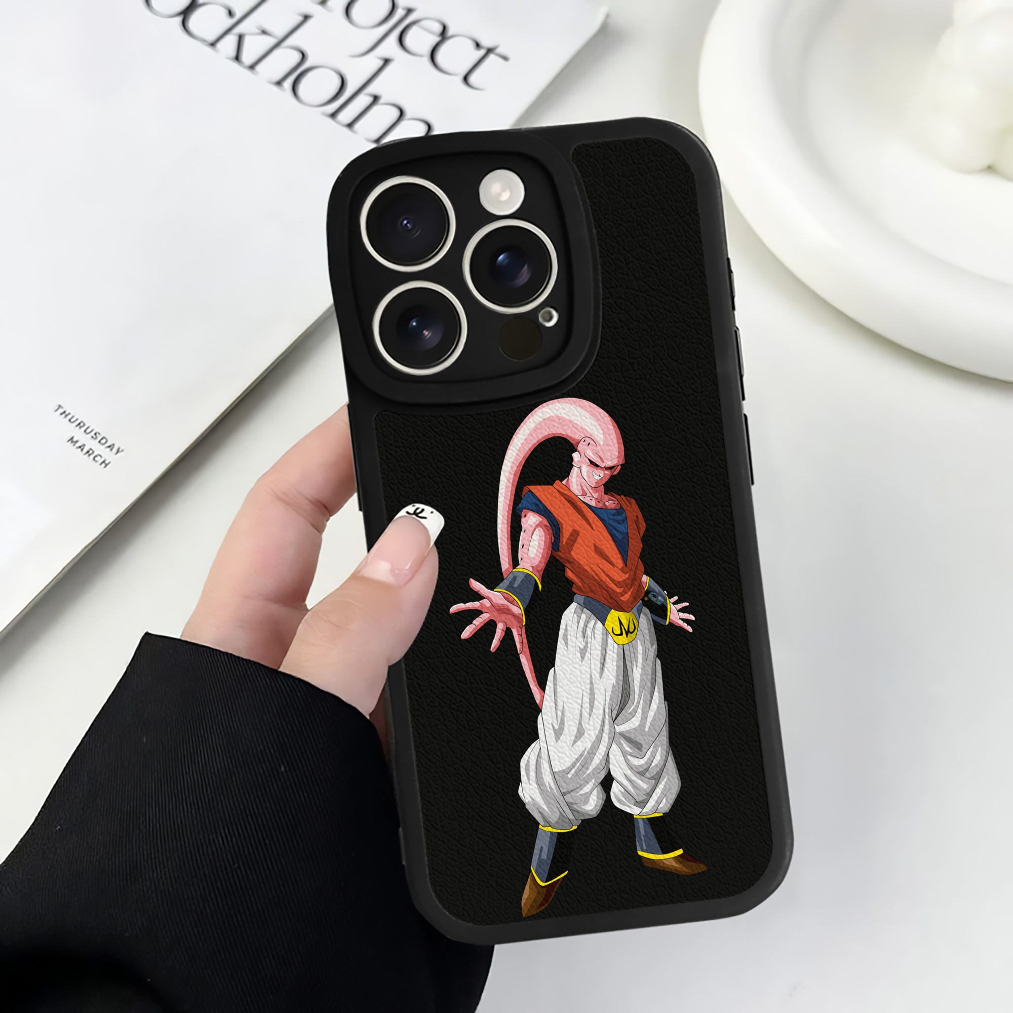（画像用） ドラゴンボール 魔人ブウ DRAGON BALL Majin Buu 【iPhone 16シリーズ対応】シリコンスマホケース（レザー調） 材質：シリコン